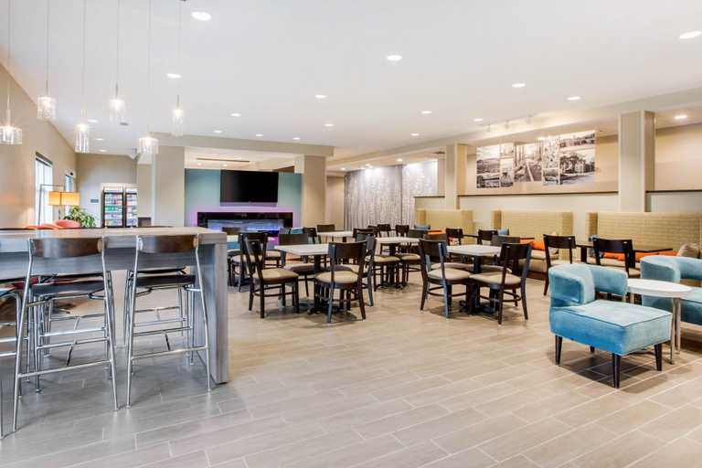 Food & Drinks 2, Sleep Inn & Suites Monroe - Woodbury, Orange