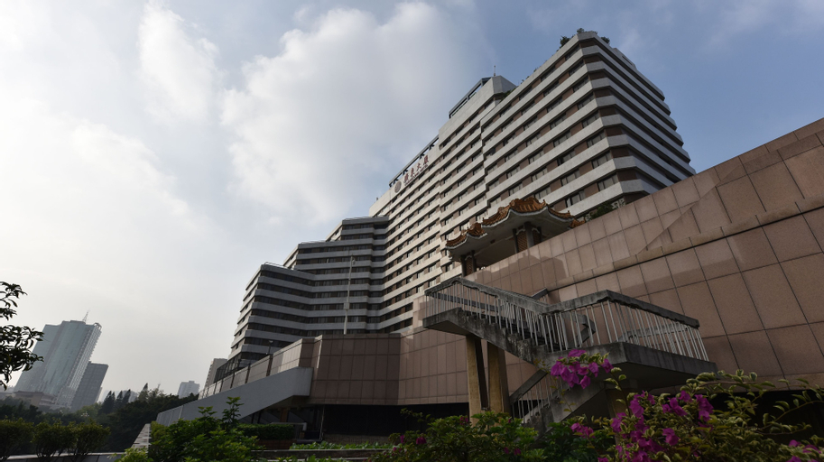 Exterior & Views 28