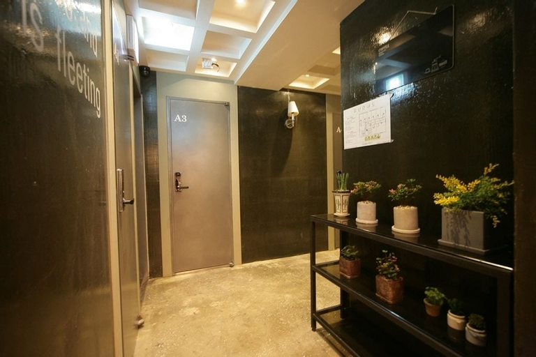 Others 5, Stella Hostel, Gangnam
