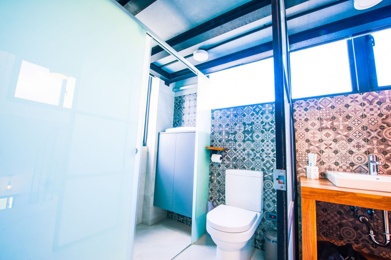 Bathroom 4, Pathway B&B, Penghu