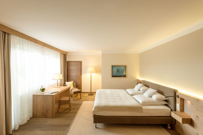 Bedroom 4, Bauer Hotel & Restaurant, München