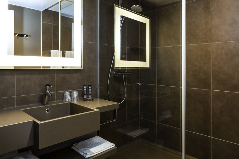 Bathroom 5, Novotel Toulouse Centre Wilson, Haute-Garonne