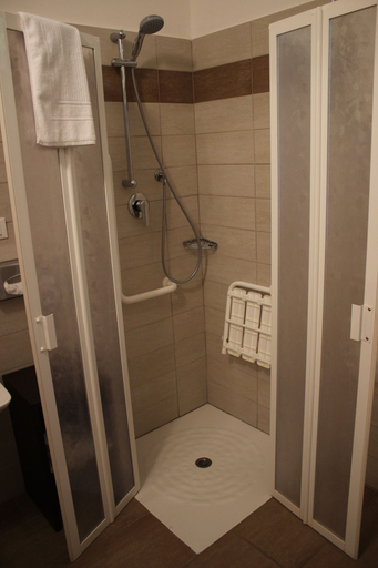 Bathroom 3, Albergo Ristorante Bismantova, Reggio Nell'Emilia