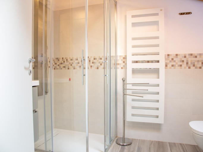 Bathroom 5, C0-e569-lbag97a2 - Dream Lake Apartment 1, Como