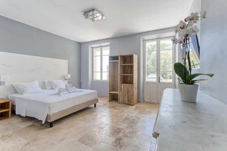 Bedroom 4, Domaine de la Nerthe, Bouches-du-Rhône