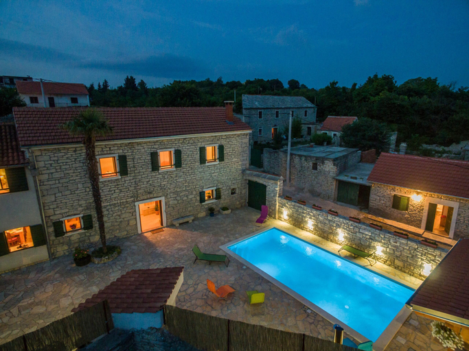 Exterior & Views 2, Villa Petrovi Dvori, Benkovac