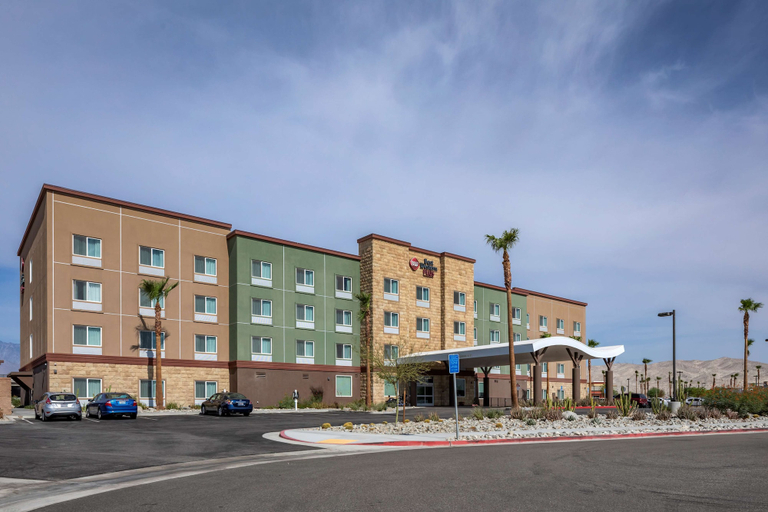 Exterior & Views