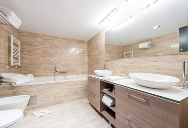 Bathroom 5, New Hotel Colón, Barcelona