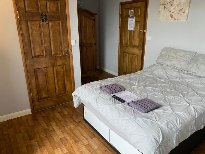 Bedroom 2, The old post office hotel, Calderdale