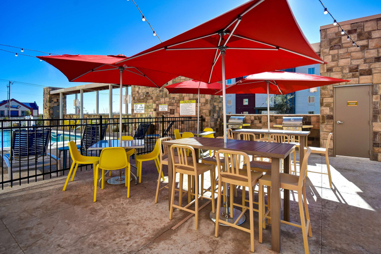 Food & Drinks 5, Home2 Suites by Hilton Odessa, Ector