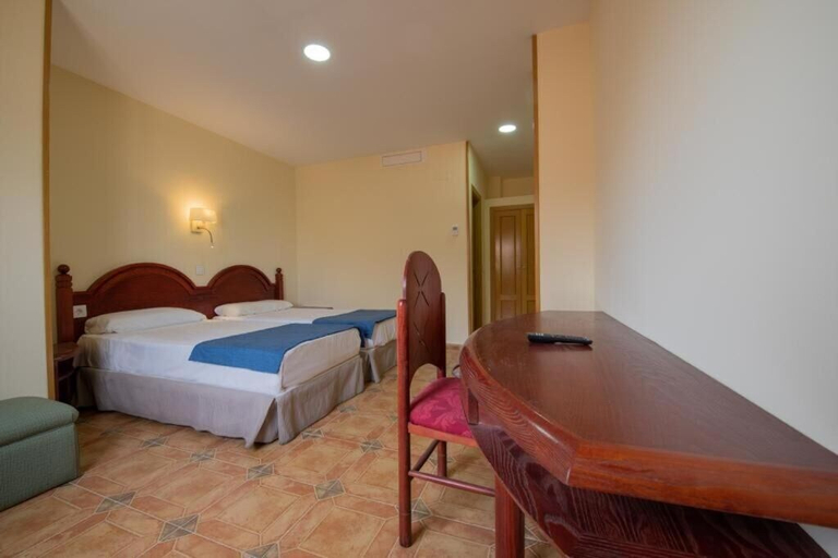 Bedroom 3, Hotel Pizarro, Madrid