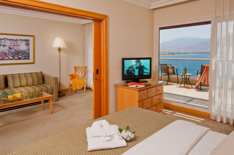 Bedroom 2, Aria