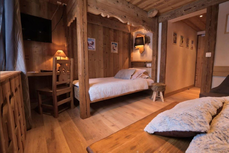 Bedroom 3, Chalet Hôtel du Mont Charvin, Savoie