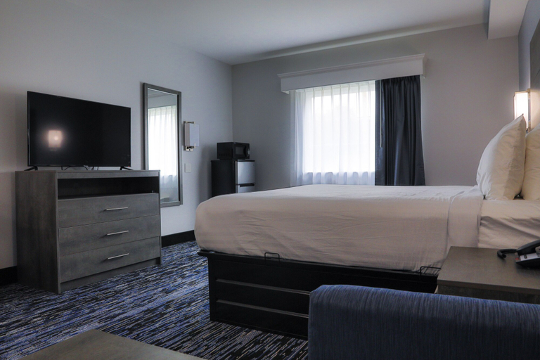 Bedroom 4, Home Inn and Suites Olive Branch, Desoto