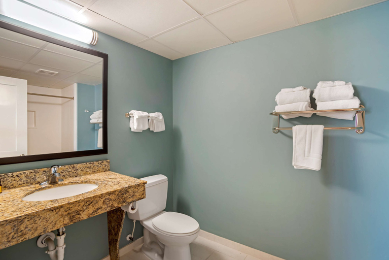 Bathroom 5, Best Western Plus Ocean City, Worcester