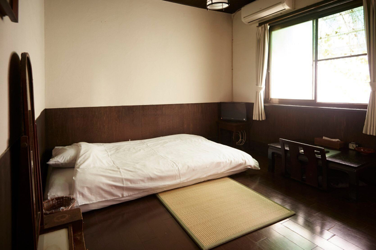 Bedroom 2, Takeyaso Inn, Amagasaki