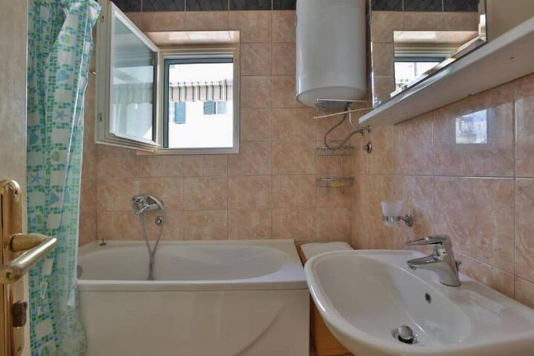 Bathroom 3, Beach Apartments Montesan