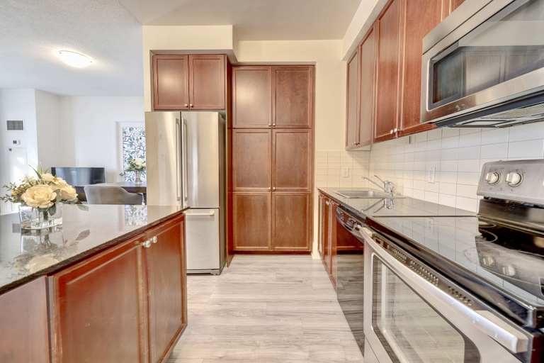 Others 4, Grand Royal Condos -Mississauga SQ One, Peel