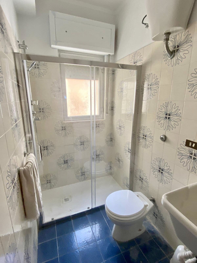 Bathroom 2, Le Finestre sulla Torre, Lecce