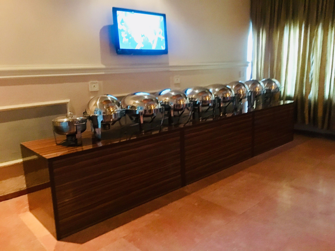 Food & Drinks 5, Peninsula Hotel & Towers, Eti-Osa