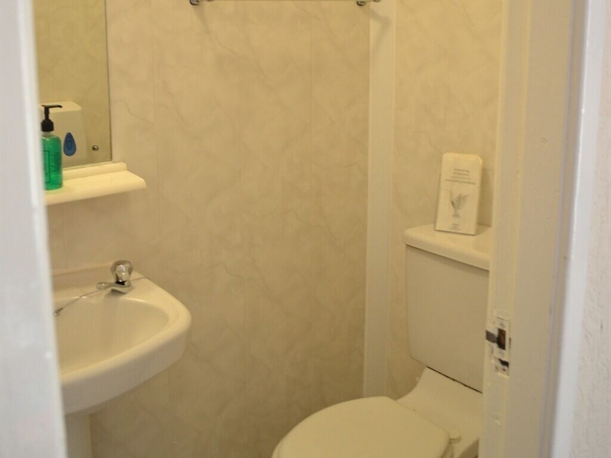 Bathroom 3, Lucena Hotel, Blackpool