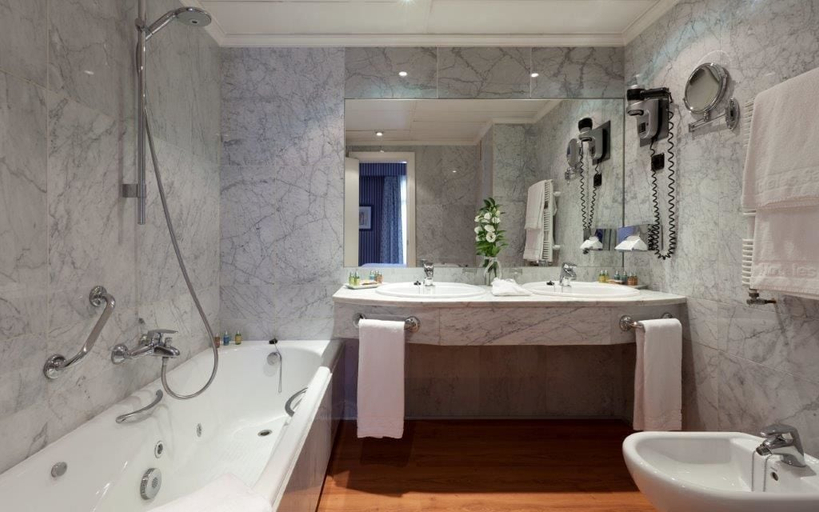 Bathroom 3, Hotel Agumar Atocha, Madrid