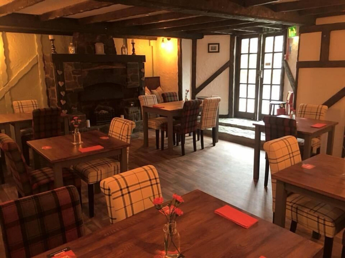 Food & Drinks 5, The Crown Inn, Powys