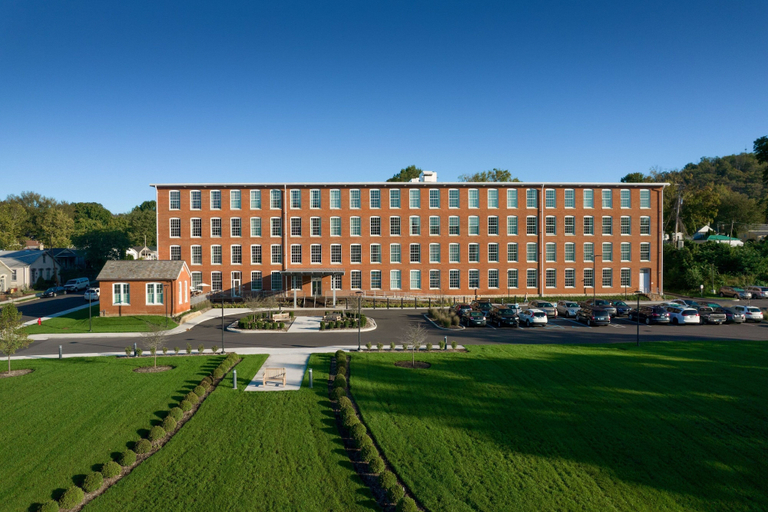 Exterior & Views