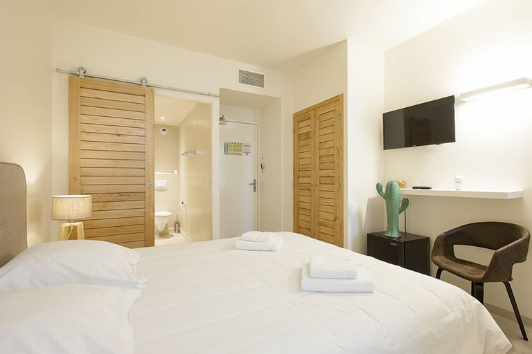 Bedroom 3, Hotel restaurant des Maures, Var