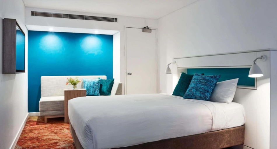 Bedroom 3, The Lost Camel, Petermann-Simpson