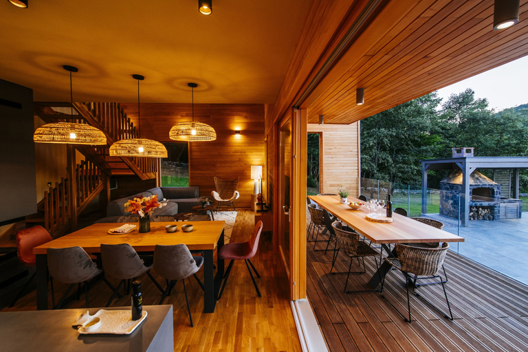 Food & Drinks, Villa Lovelos, Lovinac