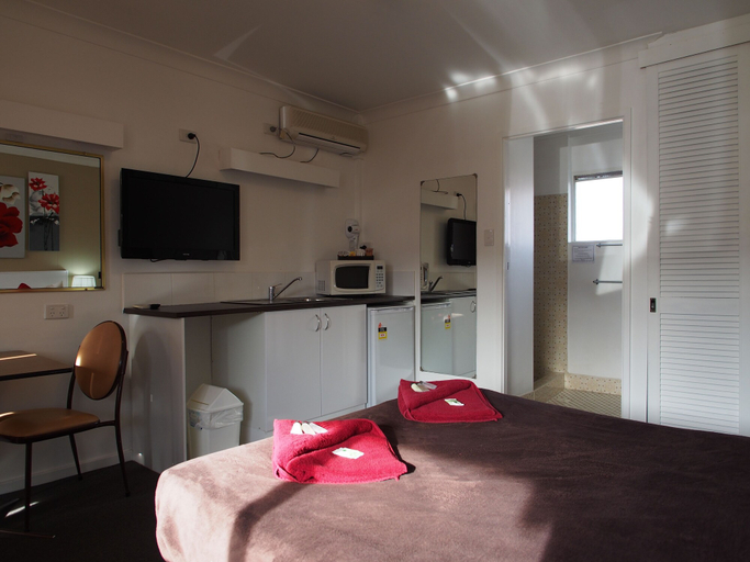 Bedroom 3, Windmill Motel, Wollongong - Inner
