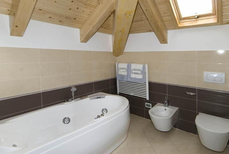 Bathroom 4, Hotel Ristorante Lido, La Spezia