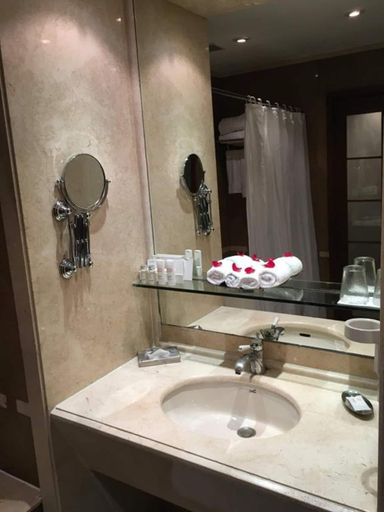 Bathroom 4, Radisson Blu Hotel Noida, Gautam Buddha Nagar