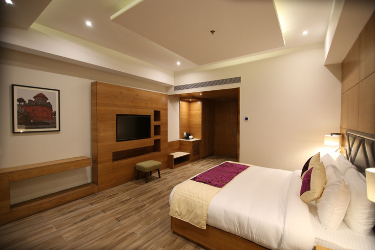 Bedroom 2, Regenta Central Cassia Zirakpur Chandigarh, Sahibzada Ajit Singh Nagar