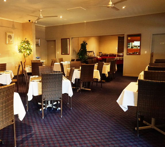 Food & Drinks 4, Bluestone Motor Inn, Tennant Creek