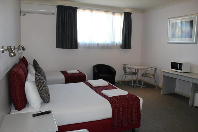 Others 5, Hume Villa Motor Inn, Melbourne
