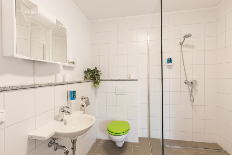 Bathroom 5, Hotel Ludwig, München