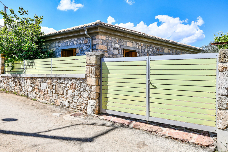 Exterior & Views 2, Boutique Stone Cottage With Large Terraces, Peloponnese