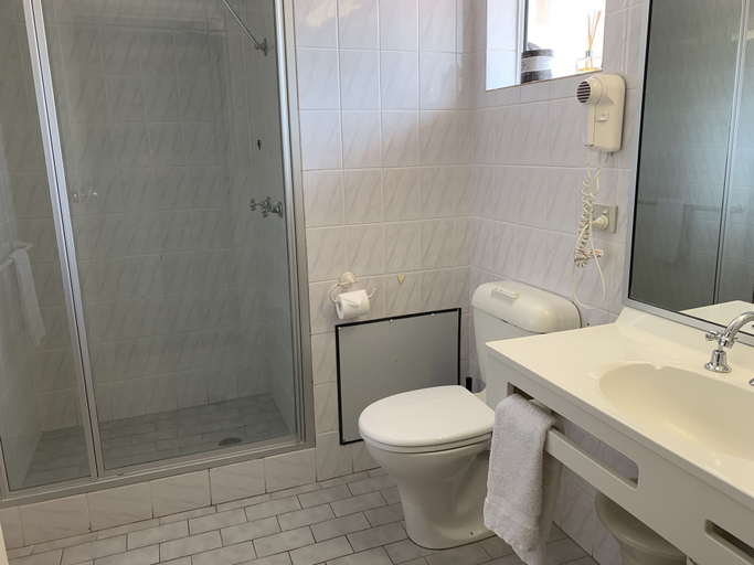 Bathroom 4, Ulladulla Harbour Motel, Shoalhaven - Pt B