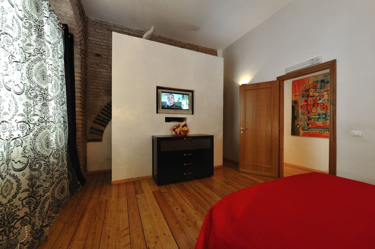 Bedroom 3, Caesar's Rooms, Rome