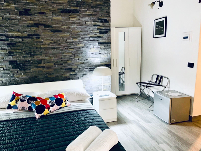 Bedroom 2, Franz Guest House, Napoli
