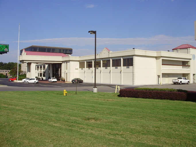 Exterior & Views 2, Trade Winds Central Inn, Tulsa