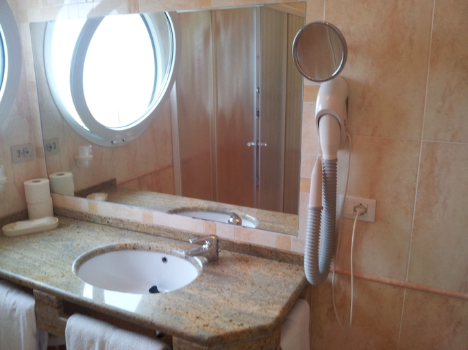 Bathroom 4, Hotel Panama, Venezia
