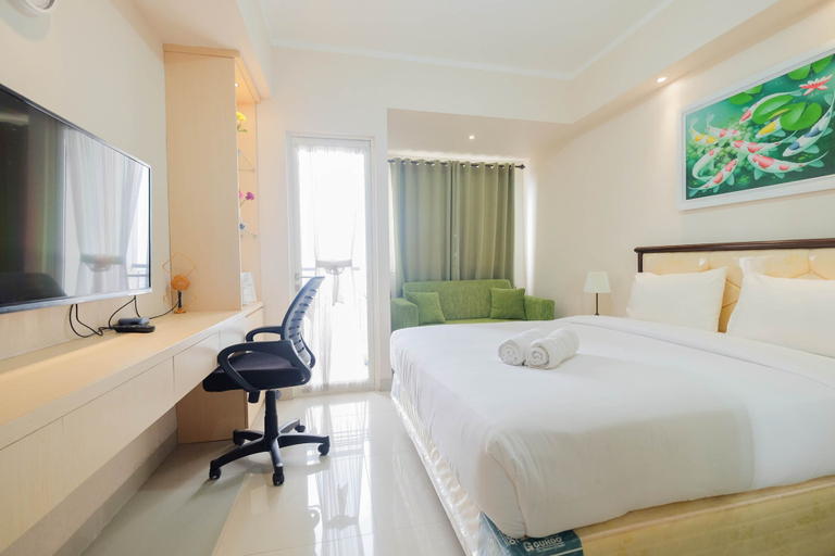Bedroom 2, Minimalist and Comfy Studio The Oasis Cikarang Apartment, Cikarang