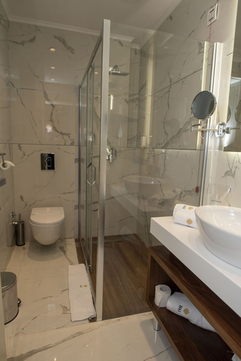 Bathroom 5, H41 Luxury Suites, Belgrade