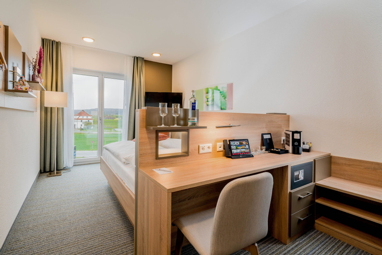 Bedroom 3, Best Western Plus Kurhotel an der Obermaintherme, Lichtenfels