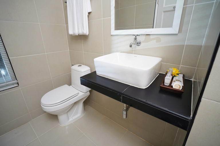 Bathroom 4, Sabai Place Donmuang Airport, Don Muang