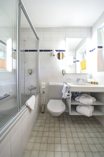 Bathroom 5, Hotel Kirchbuehl, Interlaken