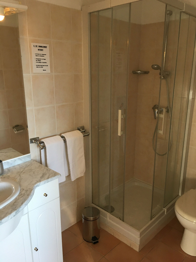 Bathroom 5, Hotel Du Bosquet, Alpes-Maritimes